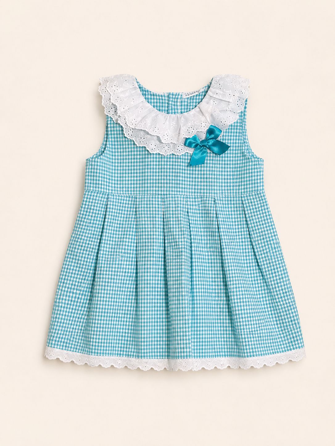 Vestido cuello volado broderi