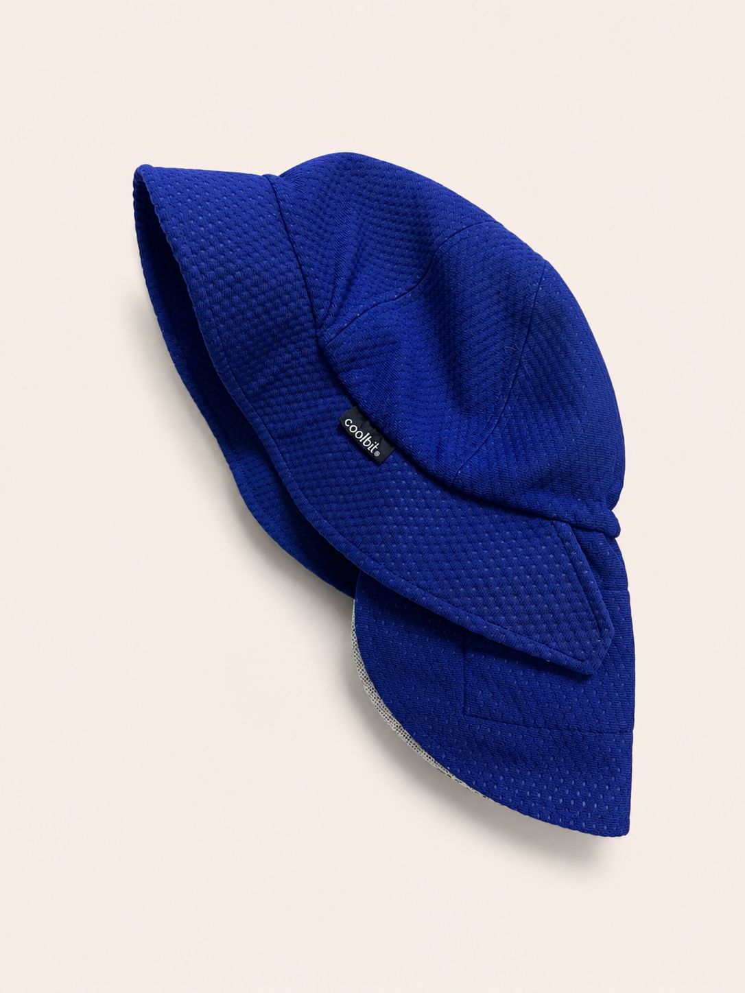 Sombrero azul con protección cuello